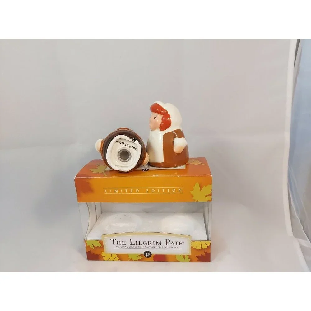 The Lilgrim Pair Salt & Pepper Shakers Publix 2017 Thanksgiving Table NIB 3.25